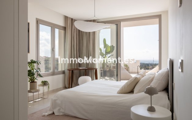 Resale - Apartment - Marbella - Nueva Andalucía