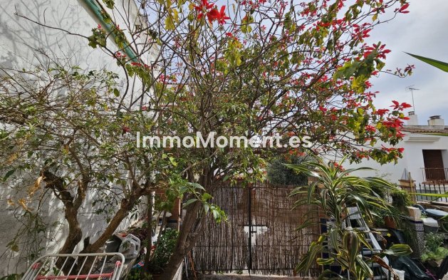 Wiederverkauf - Freistehende Villa - Estepona  - Estepona Centro