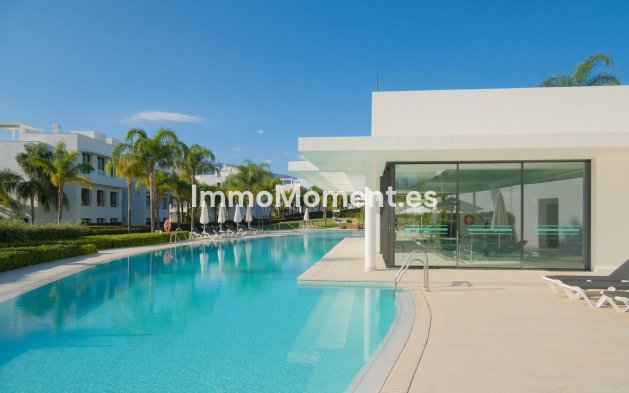 Resale - Apartment - Estepona - Atalaya