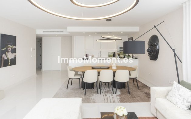Resale - Apartment - Estepona - Atalaya