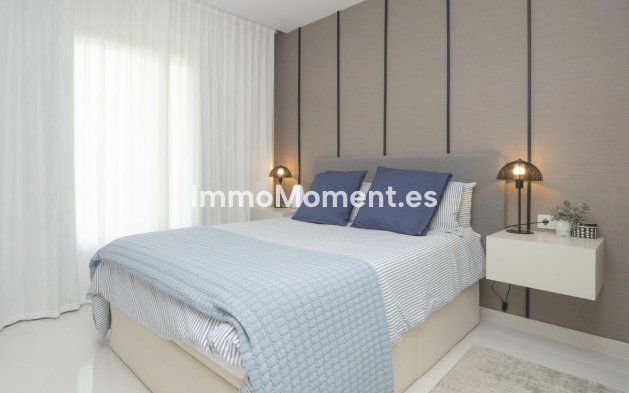 Resale - Apartment - Estepona - Atalaya