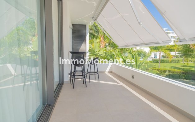 Resale - Apartment - Estepona - Atalaya