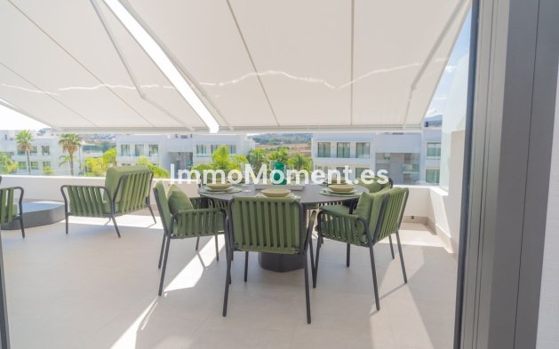 Resale - Apartment - Estepona - Atalaya