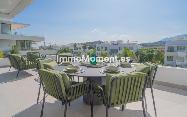 Resale - Apartment - Estepona - Atalaya