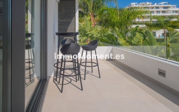 Resale - Apartment - Estepona - Atalaya