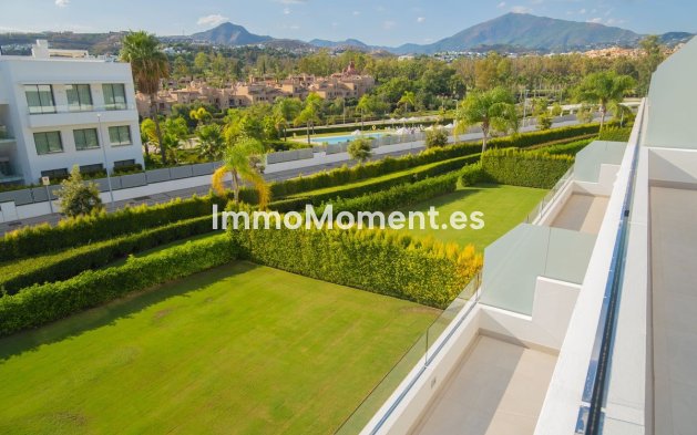 Resale - Apartment - Estepona - Atalaya