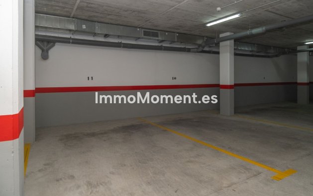 Resale - Apartment - Estepona - Atalaya