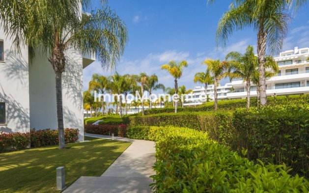 Resale - Apartment - Estepona - Atalaya