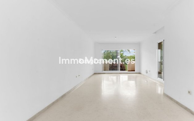 Resale - Apartment - Marbella - Elviria