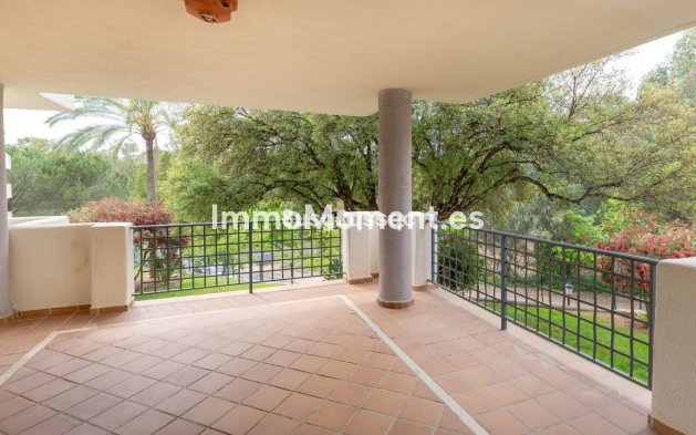 Resale - Apartment - Marbella - Elviria