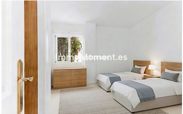 Resale - Apartment - Marbella - Elviria