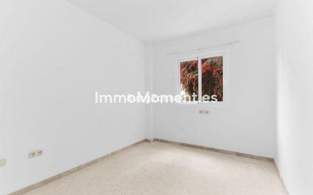 Resale - Apartment - Marbella - Elviria