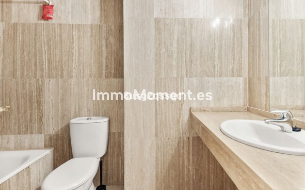 Resale - Apartment - Marbella - Elviria
