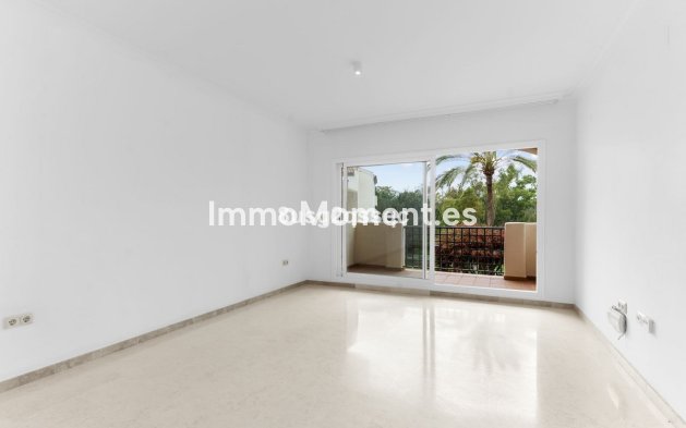 Resale - Apartment - Marbella - Elviria