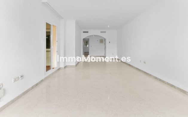 Resale - Apartment - Marbella - Elviria