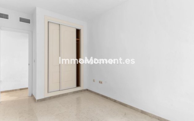 Resale - Apartment - Marbella - Elviria