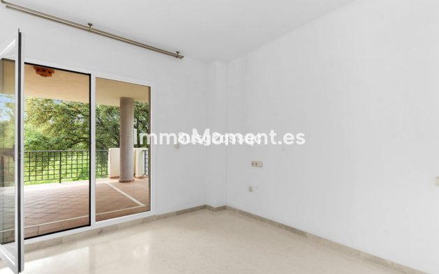 Resale - Apartment - Marbella - Elviria