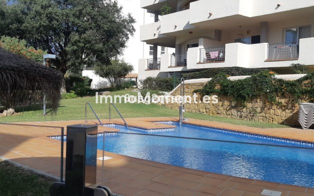Resale - Apartment - Marbella - Elviria