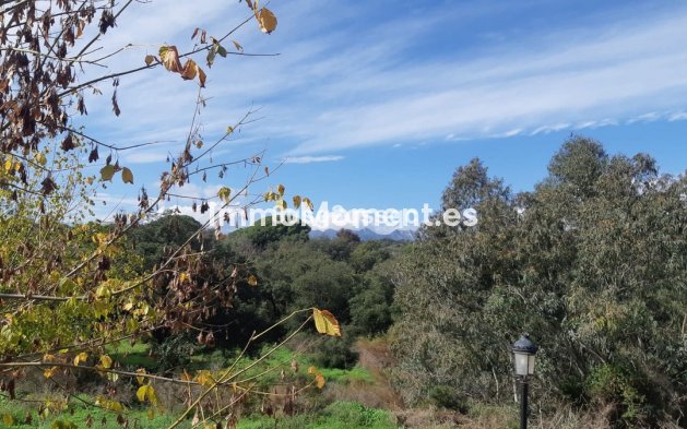 Resale - Apartment - Marbella - Elviria