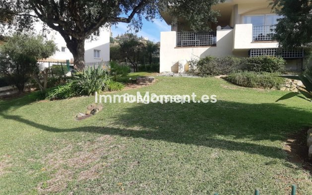 Resale - Apartment - Marbella - Elviria
