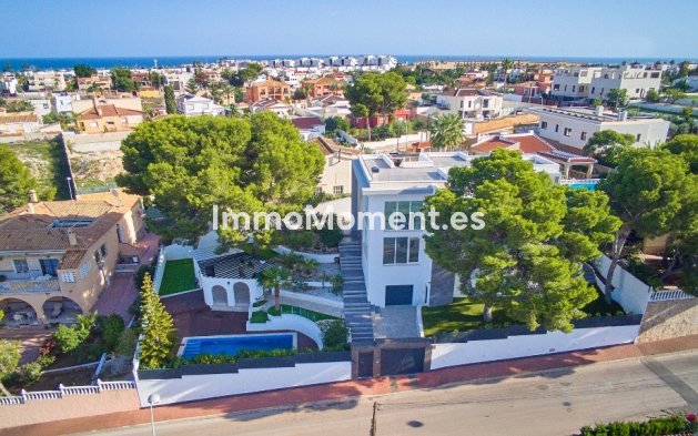 Resale - Detached villa - Orihuela - Los Balcones