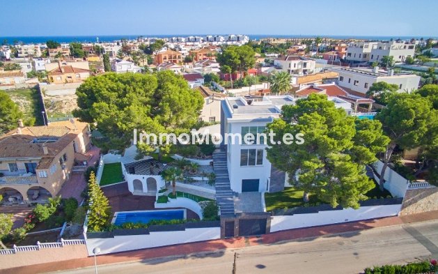 Resale - Detached villa - Orihuela - Los Balcones