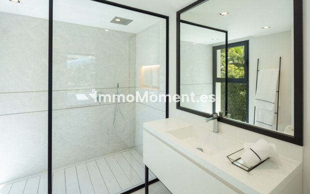 Wiederverkauf - Freistehende Villa - Marbella - Nueva Andalucía