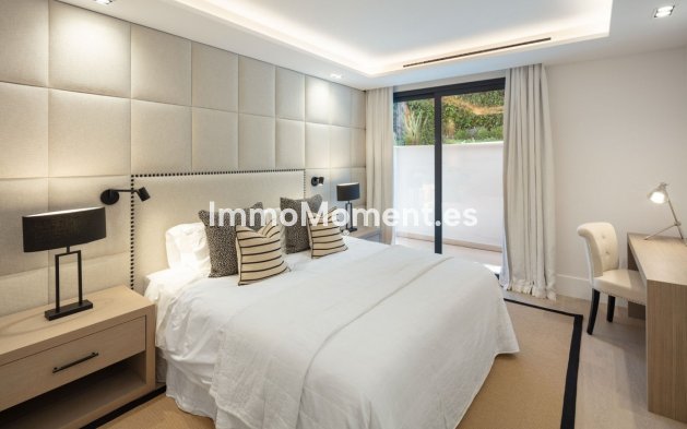 Wiederverkauf - Freistehende Villa - Marbella - Nueva Andalucía