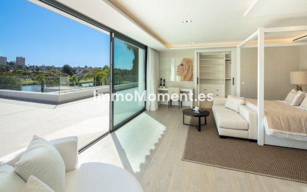 Wiederverkauf - Freistehende Villa - Marbella - Nueva Andalucía