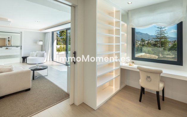 Wiederverkauf - Freistehende Villa - Marbella - Nueva Andalucía