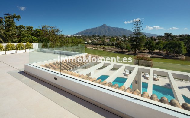 Wiederverkauf - Freistehende Villa - Marbella - Nueva Andalucía