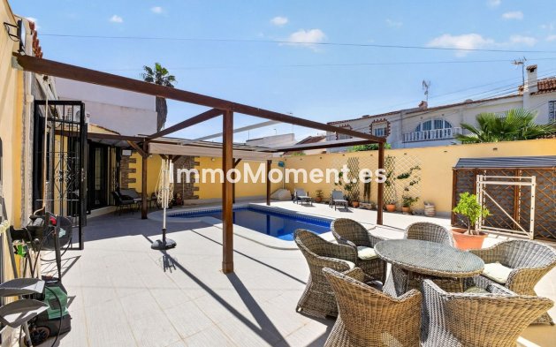 Resale - Detached villa - Torrevieja - Torrevieja Centro