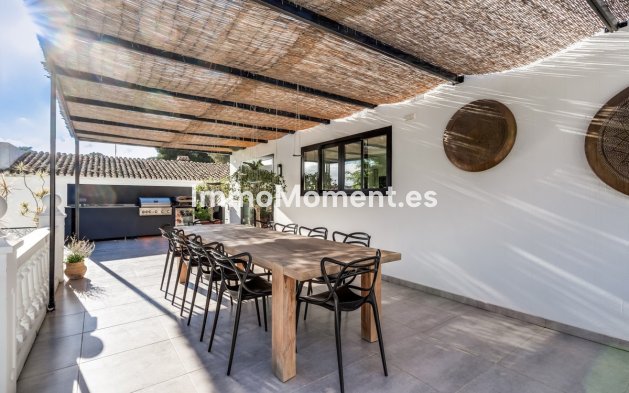 Wiederverkauf - Freistehende Villa - Marbella - Nueva Andalucía