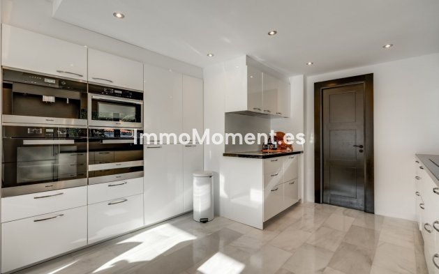Wiederverkauf - Freistehende Villa - Marbella - Nueva Andalucía