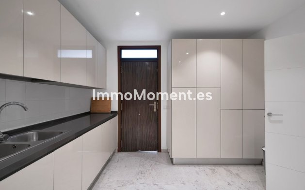 Resale - Apartment - Marbella - La Mairena