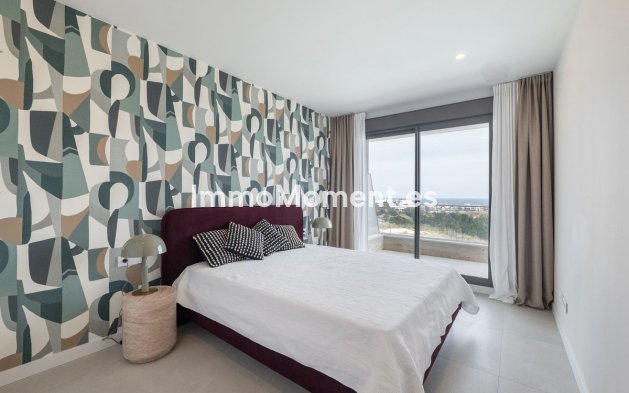 Resale - Apartment - Estepona - Selwo