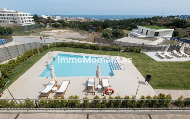 Resale - Apartment - Estepona - Selwo