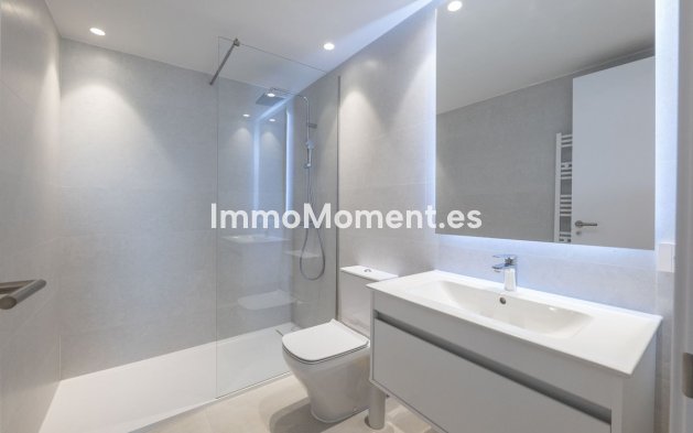 Resale - Apartment - Estepona - Selwo