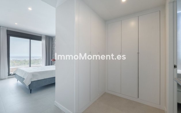 Resale - Apartment - Estepona - Selwo