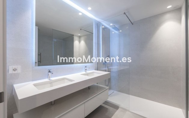 Resale - Apartment - Estepona - Selwo