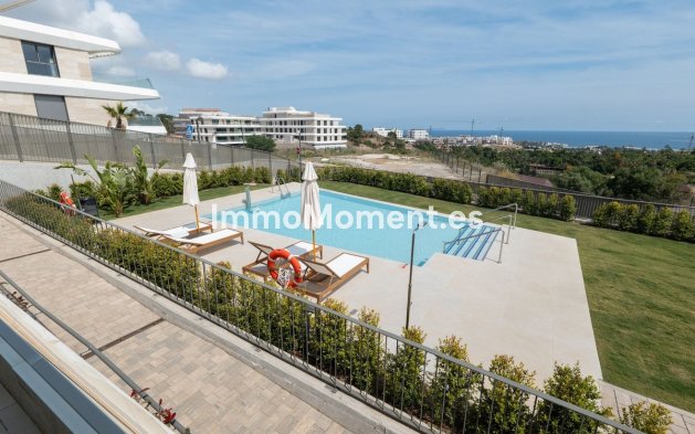 Resale - Apartment - Estepona - Selwo