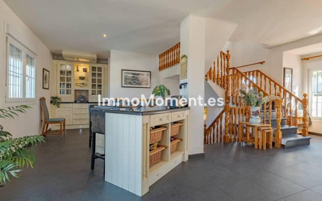 Resale - Detached villa - Inland  - Alhaurín el Grande Centro