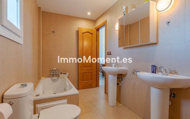 Resale - Detached villa - Inland  - Alhaurín el Grande Centro