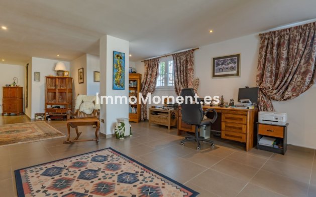 Resale - Detached villa - Inland  - Alhaurín el Grande Centro