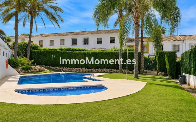 Resale - Apartment - Estepona - Estepona Centro