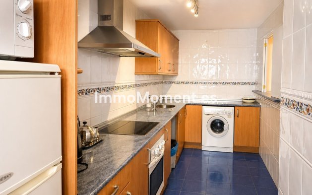 Resale - Apartment - Estepona - Estepona Centro