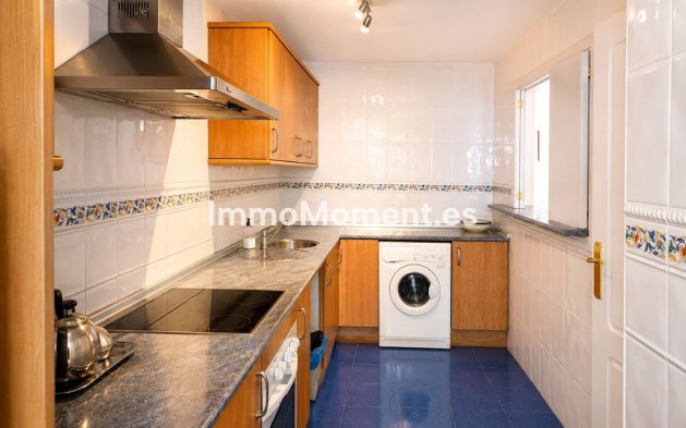 Resale - Apartment - Estepona - Estepona Centro