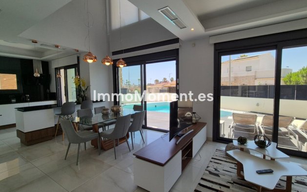 Resale - Detached villa - Torrevieja - Torrevieja Centro