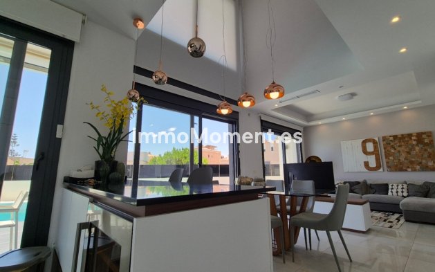 Resale - Detached villa - Torrevieja - Torrevieja Centro