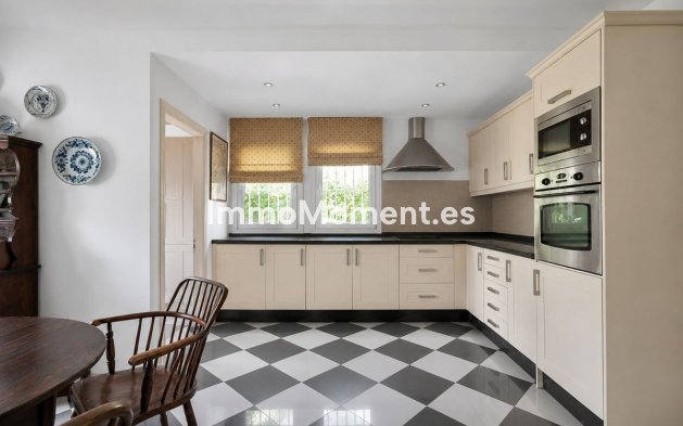 Bestaande woning - Vrijstaande villa - Estepona  - New Golden Mile